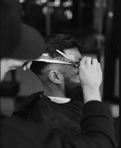 Coupe de cheveux + Taille de la barbe 25€